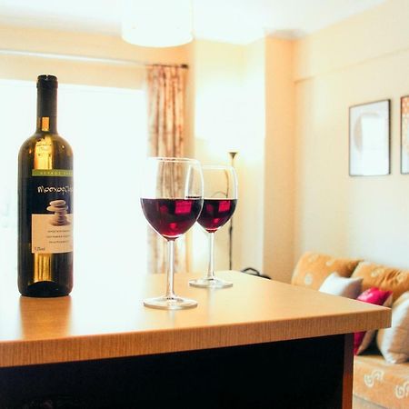 Charming Apartment Near Athens Center And The Sea Bagian luar foto