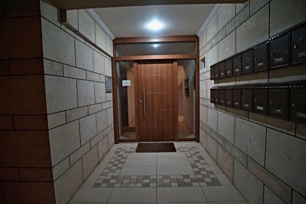 Charming Apartment Near Athens Center And The Sea Bagian luar foto
